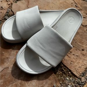 Lululemon Restfeel women’s slide WHITE